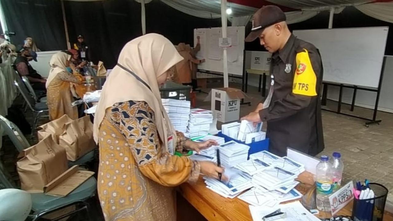 Dapat Gaji Hingga Rp900.000 per Bulan, Ini Jadwal dan Masa Kerja Petugas KPPS Pilkada 2024