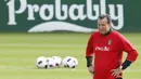 Pelatih Belgia, Marc Wilmots memimpin latihan timnya jelang melawan Wales pada perempat final piala Eropa 2016 di  Girondins de Bordeaux, Le Haillan, Prancis, (28/6/2016). (REUTERS/Regis Duvignau)