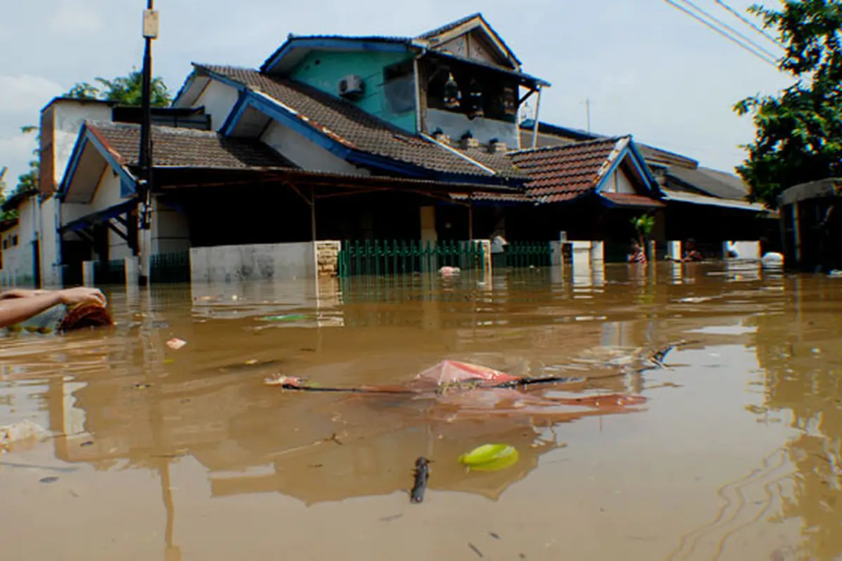 banjir-ciledug-indah-131114b.jpg