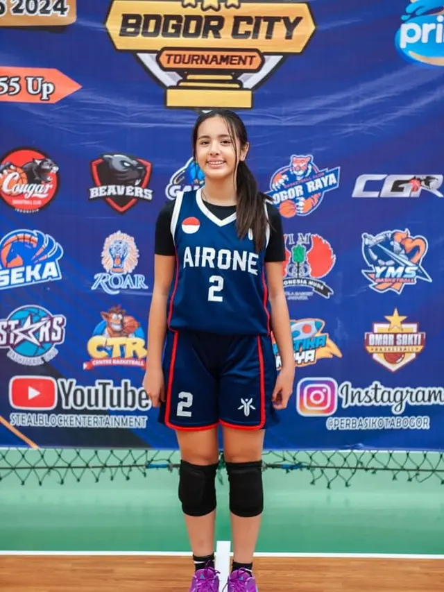 6 Potret Mikhayla Anak Nia Ramadhani Tanding Main Basket, Penuh Semangat