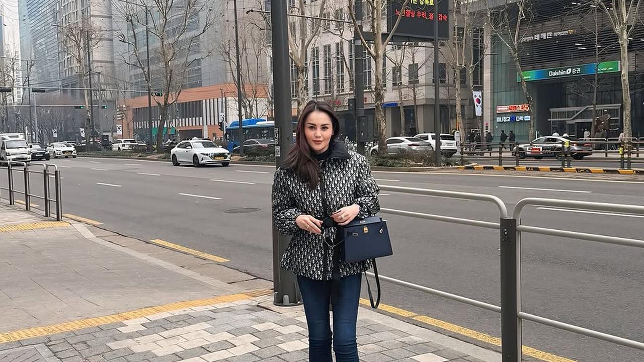 6 Potret Cantik Jennifer Dunn saat Liburan di Korea Selatan, Terlihat Lebih Langsing dengan Outfit Modis
