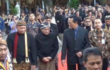 Sri Sultan dan Paku Alam Melayat Paku Buwono XIII