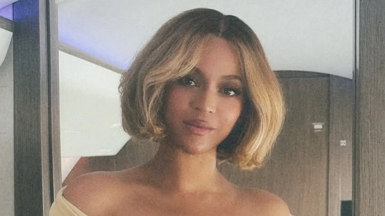 Beyonce Tampil dengan Rambut Pendek Bob Blonde. [@beyonce]