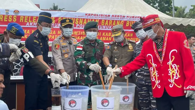Gelaran pemusnahan narkoba yang diselenggarakan Polres Nunukan di Lapangan Apel Tribrata Mapolres Nunukan, pada Selasa, 31 Desember 2024. (Istimewa)