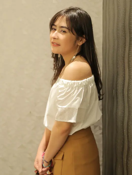 "Masih (jomblo), enggak mau ke arah situ dulu (pacaran) kalau saat-saat ini," ucap Prilly Latuconsina di kawasan Cikini, Menteng, Jakarta Pusat, Rabu (7/9/2016). (Andy Masela/Bintang.com)