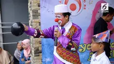Seorang guru ngaji memutuskan menjalani profesi sebagai badut untuk menyambung hidup. Dengan kostum badutnya ia menyelipkan pesan dakwah bagi anak-anak.