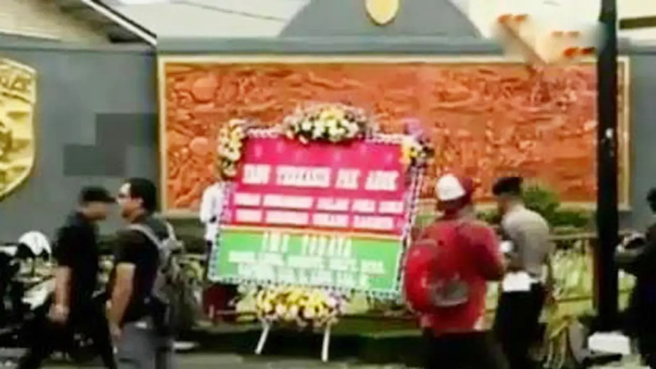 Karangan Bunga untuk Ahok