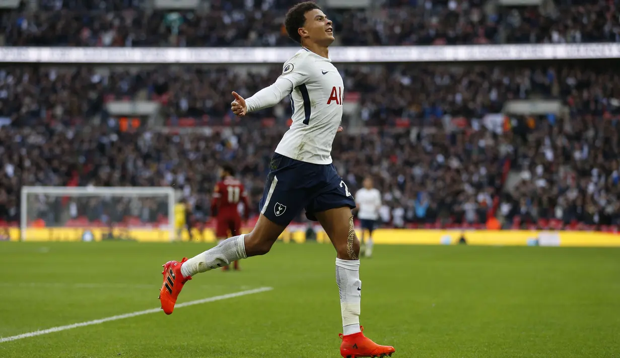 Dele Alli memiiki nasib yang sama dengan Harry Kane yakni masuk dalam daftar belanja Presiden Real Madrid, Florentino Perez untuk bursa transfer januari 2018. (AFP/IKIMAGES/Ian Kington)