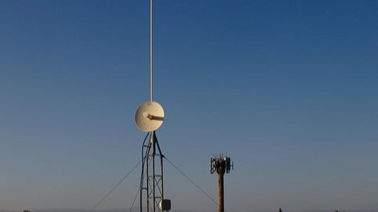 Satgas BAKTI Kominfo dipimpin Staf Khusus Menteri Kominfo yang juga Ketua Umum Masyarakat Telematika Indonesia (Mastel) Sarwoto Atmosutarno.
