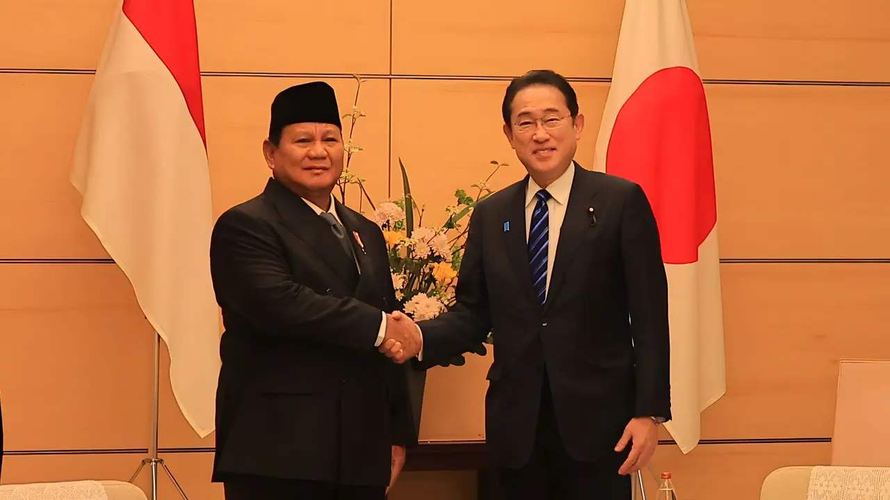 Menhan Prabowo Subianto dan Perdana Menteri Jepang Fumio Kishida.