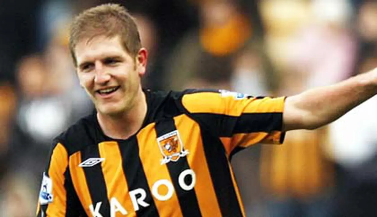 Selebrasi bek Hull City, Michael Turner seusai menjebol gawang Millwal di ajang FA Cup yang berlangsung di KC Stadium, Hull, 24 Januari 2009. AFP PHOTO/PAUL ELLIS