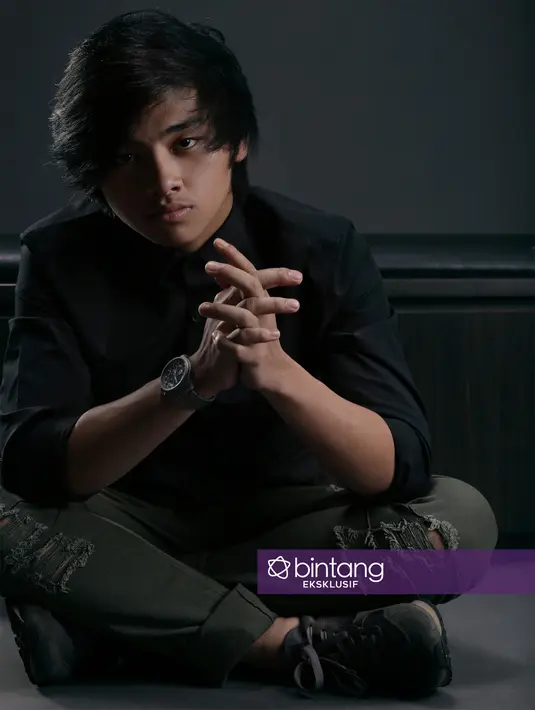 Remaja berdarah Batak itu lantas merilis sebuah single solo berjudul Terima Kasih Sahabat, lagu yang di tujukan untuk sahabatnya Iqbaal yang nun jauh di sana. (Bambang E. Ros/Bintang.com)