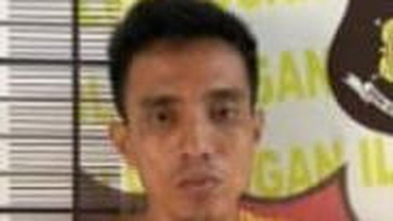 Pengungkapan kasus ini berawal dari adanya pengaduan masyarakat yang masuk ke nomor WhatsApp pribadi Kapolda Sumsel. Petugas menuju TKP di Desa Ibul Besar II, Pemulutan, Ogan Ilir, seperti yang dilaporkan, Senin (21/8).