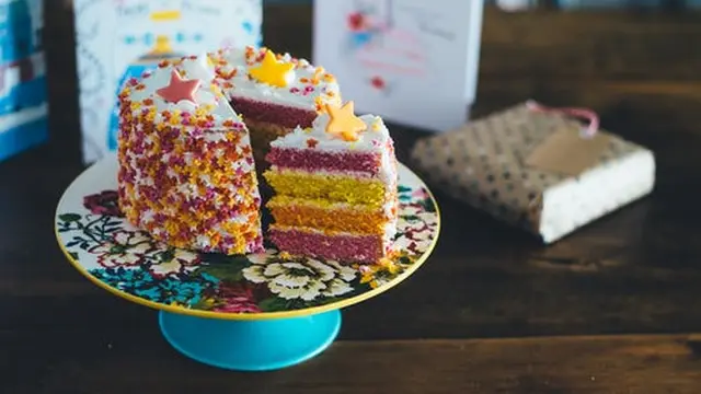 Cara menghias kue ulang tahun