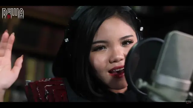 Bukan Cinta Manusia Biasa - Dewa19 Feat Vedra "The Icon"