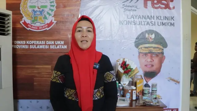 Sukarniaty Kondolele selaku Plt. Kepala Dinas Koperasi dan UKM Pemerintah Provinsi Sulawesi Selatan