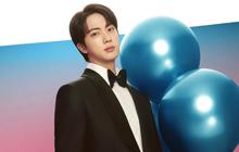 3 Potret Jin BTS Kenakan Seragam Anggar, Visual Memikat Fans di Media Sosial
