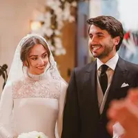 Putri Iman dari Yordania resmi menikah dengan Jameel Alexander Thermiotis. (Dok. Instagram/@adegrees/https://www.instagram.com/p/CptIa0ss2kt/Dyra Daniera)