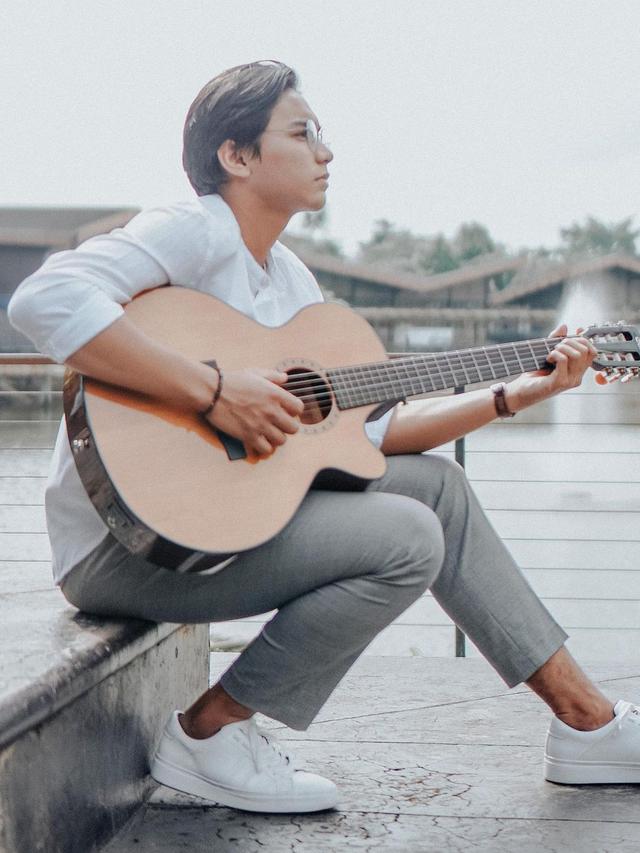 Ekhsan (https://www.instagram.com/p/CLwV-T0F9FZ/)