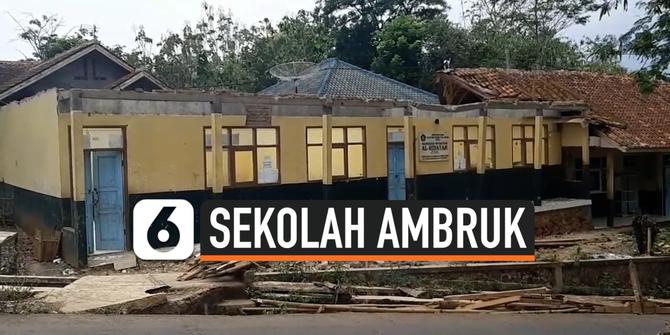 VIDEO: Diguyur Hujan 2 Hari, Ruang Kelas Madrasah di Garut Ambruk