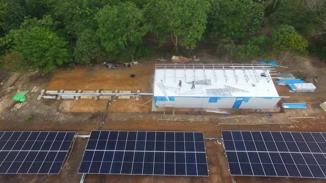 PLTS di Koperasi Desa/Kelurahan Merah Puti di Pulau Sembur (Foto: Pertamina NRE)