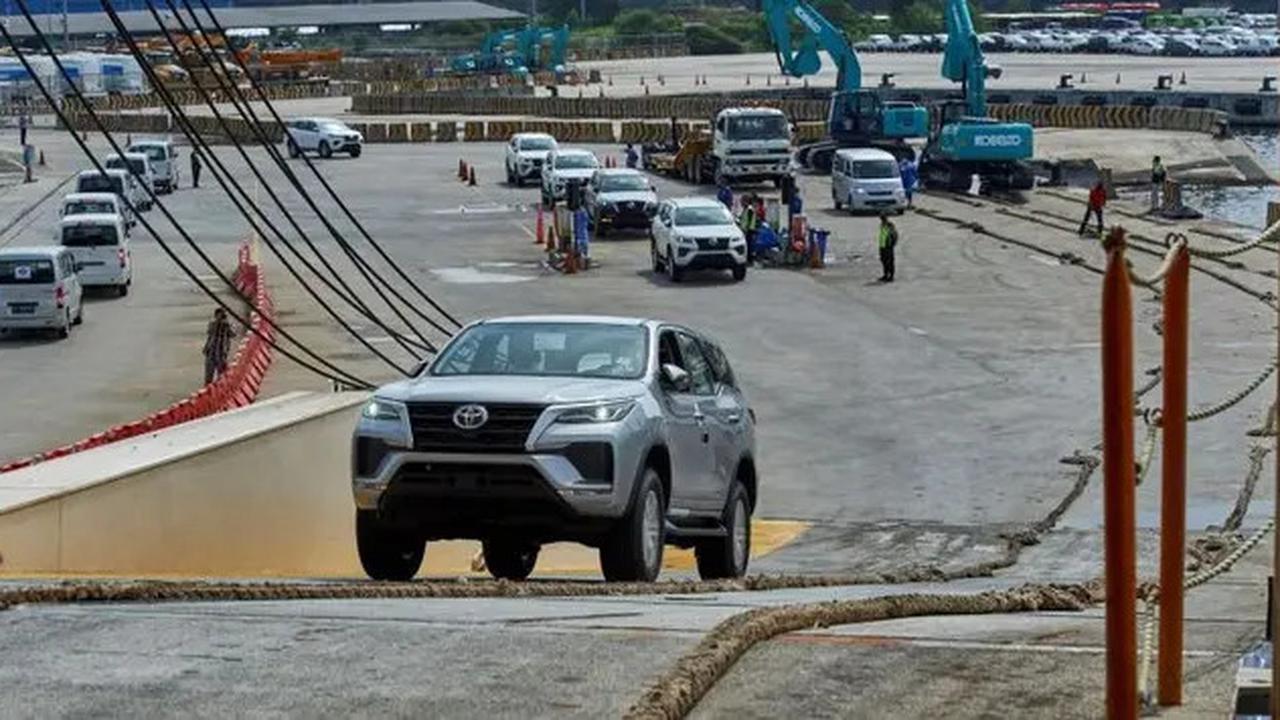 Toyota Ekspor 177.690 Unit hingga Agustus 2024, Kijang Innova Zenix HEV Jadi Andalan