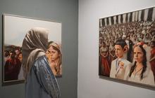 FOTO: Melihat Keunikan dan Ketajaman Pameran Lukisan dengan AI Karya Denny JA