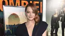 Emma Stone berpose saat menghadiri pemutaran perdana "Zombieland: Double Tap" di Teater Village Village di Los Angeles (10/10/2019). Di film terbarunya ini Emma Stone berperan sebagai Wichita/Krista. (AFP Photo/Alberto E. Rodriguez)