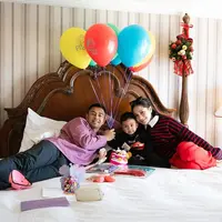 Momen Raffi Ahmad dan Nagita Slavina Kembali Rayakan Ultah Rayyanza, Kedekatan Lily dan Rafathar Disorot. (instagram/raffinagita1717)