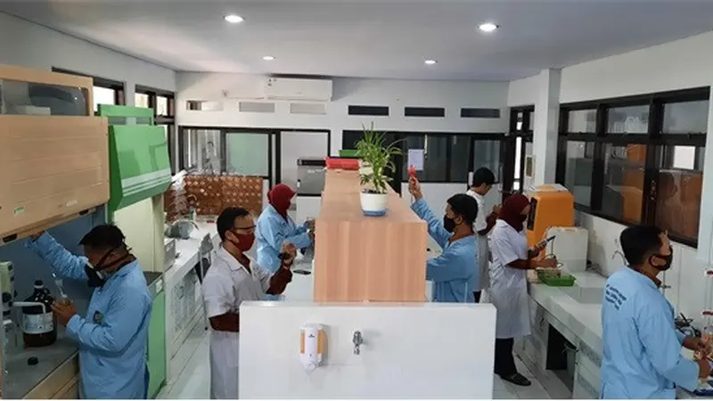 Laboratorium milik DLH Banyuwangi yang bersertifikat Internasional (Istimewa)