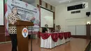 Deputi Pemberdayaan Pemuda Kemenpora Faisal Abdullah memberikan arahan kepada 68 peserta yang berhasil lolos seleksi nasional Kirab Pemuda 2018 sebelum pembekalan di Gedung PP-PON Cibubur, Jakarta, Kamis (30/8). (Merdeka.com/Iqbal S. Nugroho)