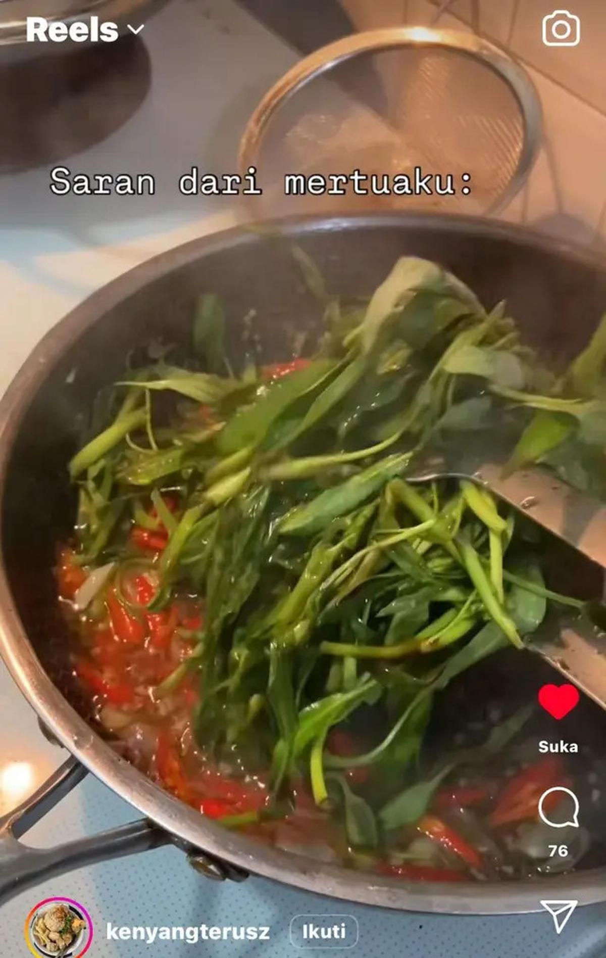 Cara Memasak Tumis Kangkung Agar Tetap Hijau dan Renyah