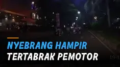 Satu keluarga hampir ditabrak saat hendak menyebrang jalan.
