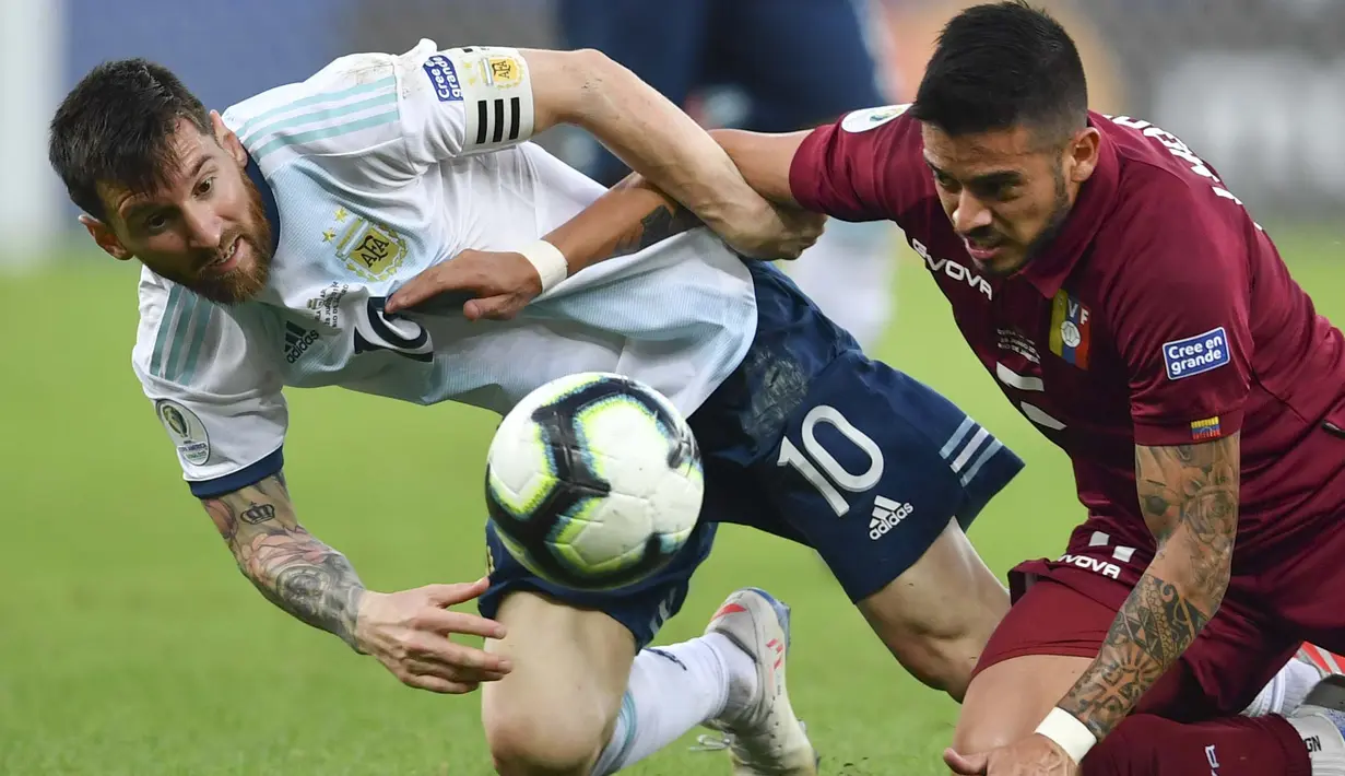Tapi statistik menunjukkan bahwa La Pulga merupakan pemain spesialis semifinal. (AFP/Pedro Ugarte)