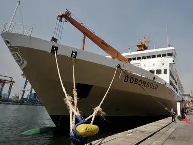 Suasana Terminal Nusantarapura, Pelabuhan Tanjung Priok, Jakarta, Kamis (30/5/2019). Jumlah pemudik yang menggunakan kapal laut dari Pelabuhan ini ke sejumlah kota di Pulau Jawa, Kalimantan, dan Sumatera diprediksi akan bertambah hingga hari puncak 1 Juni 2019. (merdeka.com/Iqbal S. Nugroho)