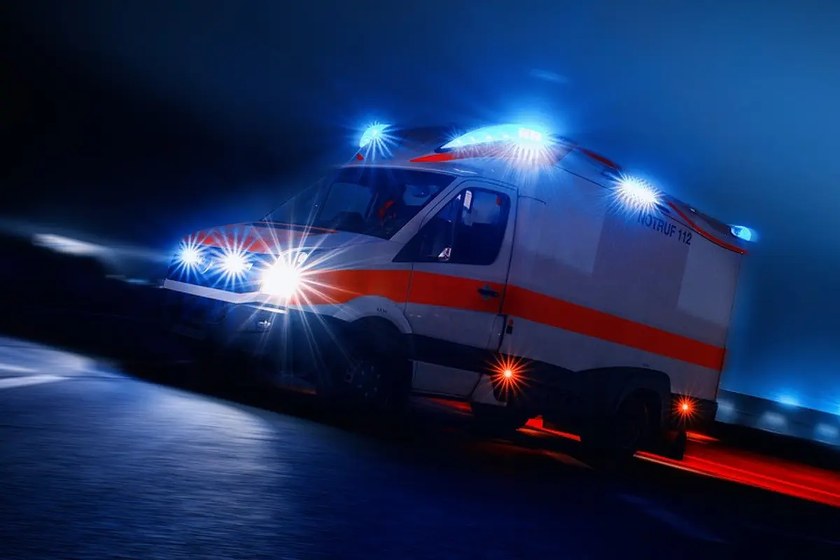 Ilustrasi mobil ambulans (Pixabay)