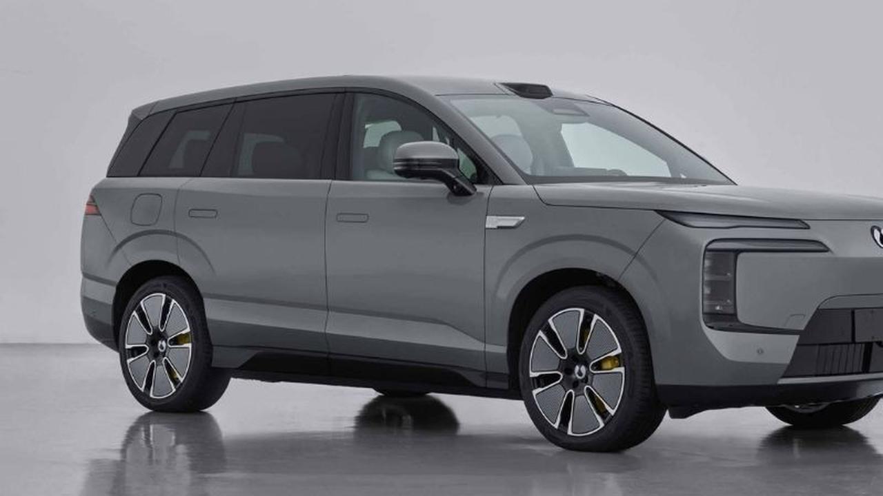 Dilengkapi Drone, SUV Denza N8L Bakal Jadi Saingan Alphard Hybrid