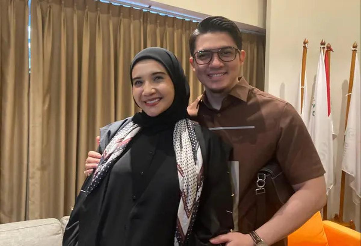 Romantika Zaskia Sungkar Hamil Anak Kedua, Mual Tengah Malam Hingga Makan Mangga Jam 1 Dini Hari