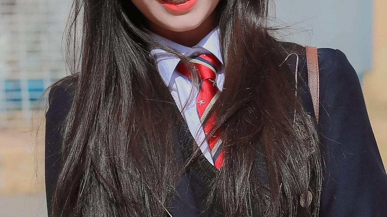 Sebagai penutup, perubahan dalam formasi dan keputusan Ahyeon untuk tidak ikut debut dengan Babymonster memang mengejutkan, tetapi dukungan terhadap keputusan demi kesehatan Ahyeon seharusnya menjadi prioritas utama.