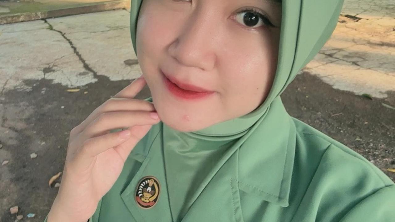 Sosok Arindi Putry Konawe, Persit yang Jadi Sorotan Usai Main Organ Piano Remix di HUT TNI-79