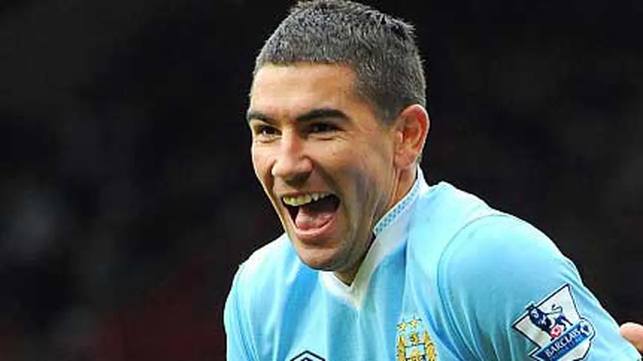 img_kolarov-261011.jpg