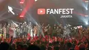 Atta Halilintar Kibarkan Bendera Merah Putih di Panggung YouTube FanFest Indonesia 2019. (Bambang E Ros/Fimela.com)