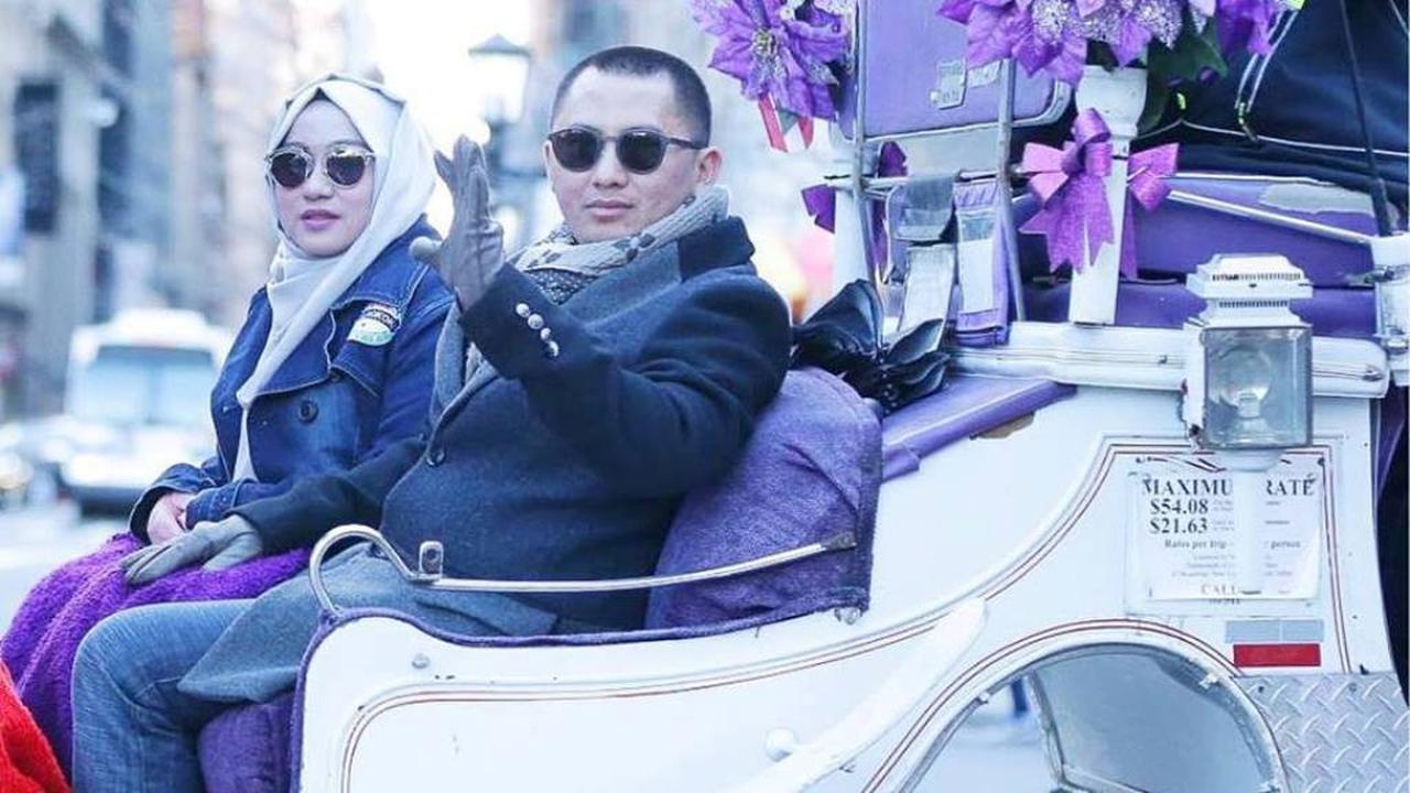 [Bintang] Foto Bos First Travel, Anniesa Hasibuan dengan Kehidupan Mewahnya