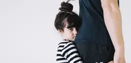 Beberapa cara untuk mengubah rasa bersalah menjadi parenting yang tetap hangat. (foto: jcomp/freepik)