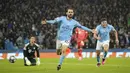 Selebrasi gelandang Manchester City, Bernardo Silva setelah menjebol gawang Bayern Munchen pada laga leg pertama babak perempatfinal Liga Champions 2022/2023 di Etihad Stadium, Manchester, Rabu (12/4/2023) dini hari WIB. (AP Photo/Dave Thompson)