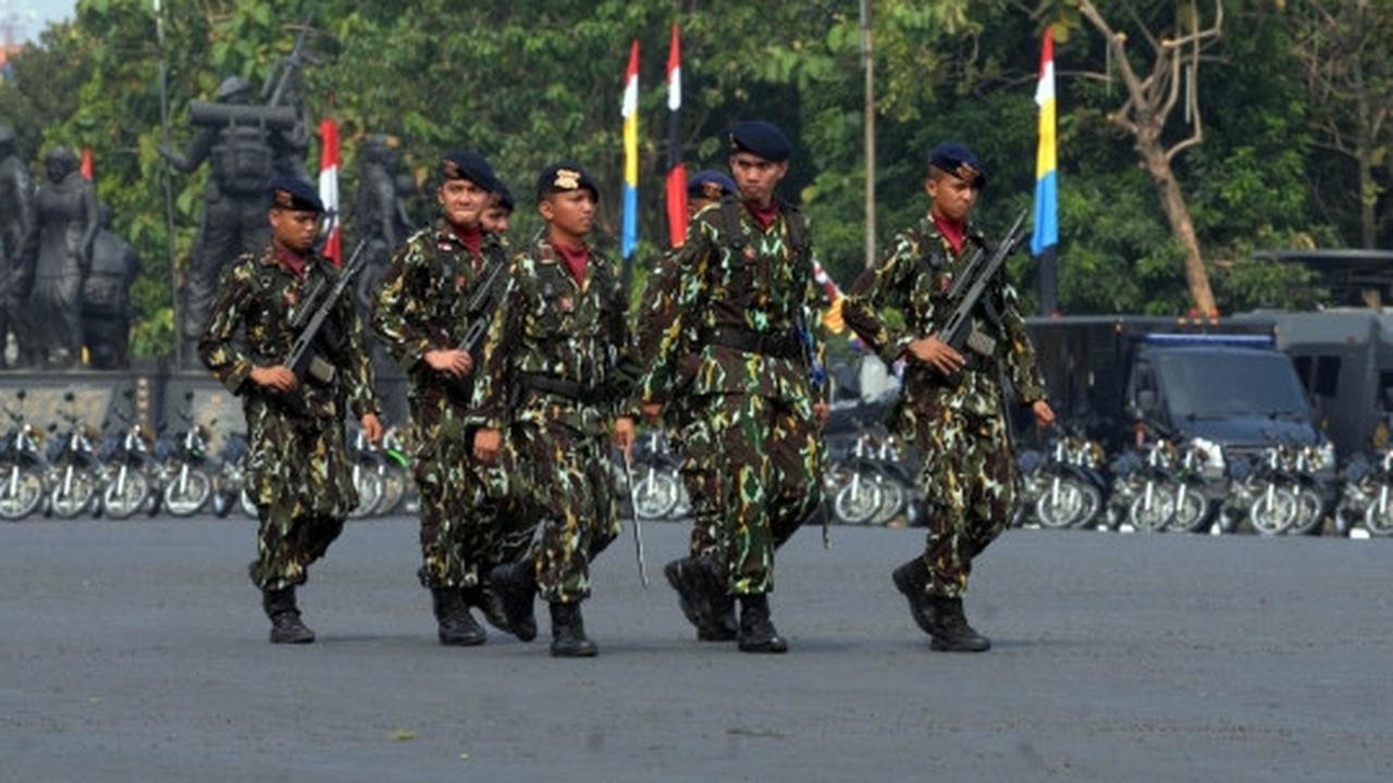 Ribuan polisi bersenjata laras panjang peringati Hari Bhayangkara