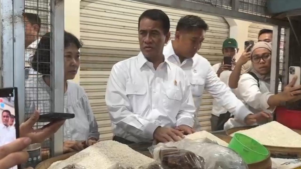 Blusukan ke Pasar Legi Solo, Mentan Sebut Harga Beras Stabil dan di Bawah HET