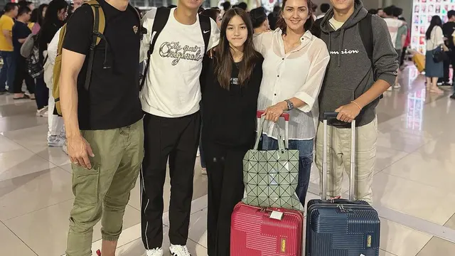 Donna Agnesia dan Darius Sinathrya