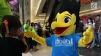Maskot BIO menyapa pengunjung dalam Road to Blibli Indonesia Open 2019 di Neo Soho, Jakarta, Minggu (14/7/2019). Turnamen bulu tangkis yang diikuti oleh 236 pebulu tangkis dari 20 negara memperebutkan hadiah total senilai USD 1.250.000 atau sekitar Rp 17 miliar. (Liputan6.com/HO/Rizky)