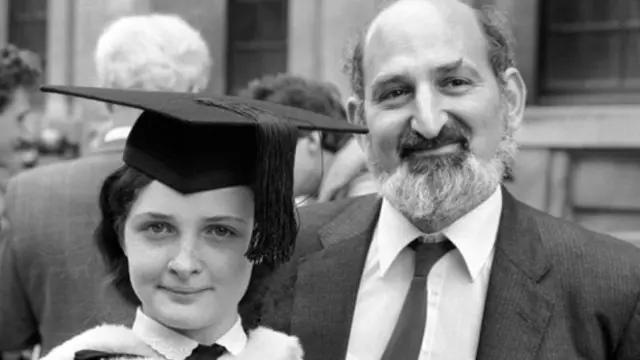 Kalahkan Albert Einstein, 7 Wanita Jenius dengan IQ Tertinggi di Dunia